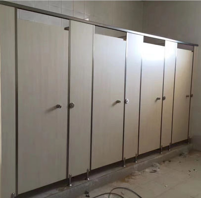 30mm lamellenförmig angeordnetes HPL Toiletten-Plastikfach für Ausstellungs-Mitte